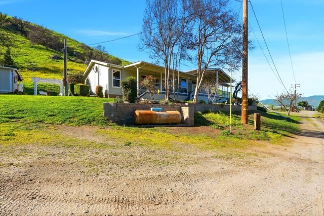 31967 Sierra Drive, Lemon Cove, CA 93244