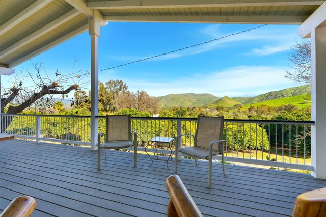 31967 Sierra Drive, Lemon Cove, CA 93244