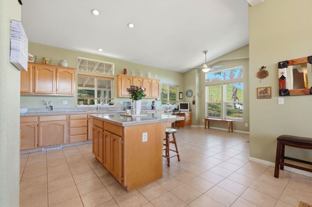31967 Sierra Drive, Lemon Cove, CA 93244