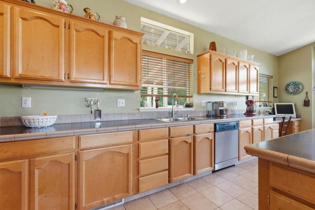 31967 Sierra Drive, Lemon Cove, CA 93244