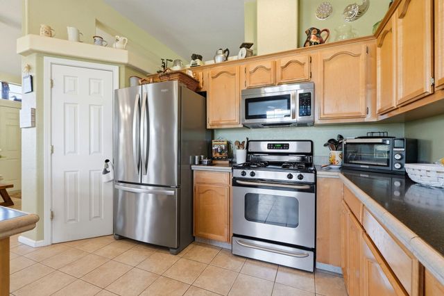 31967 Sierra Drive, Lemon Cove, CA 93244