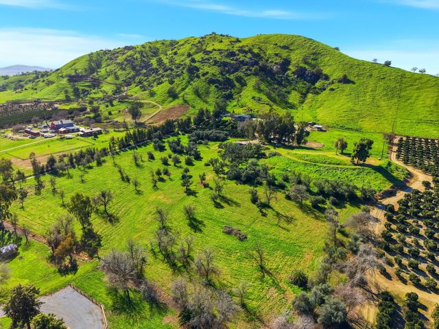 31967 Sierra Drive, Lemon Cove, CA 93244