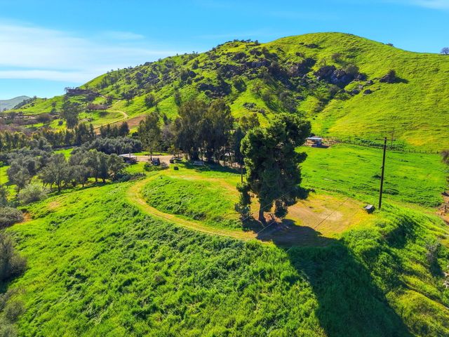 31967 Sierra Drive, Lemon Cove, CA 93244