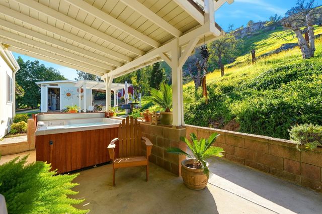 31967 Sierra Drive, Lemon Cove, CA 93244