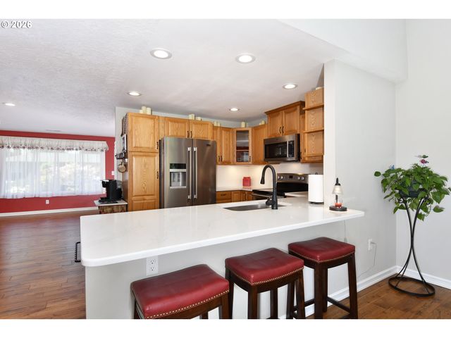 1504 Ne VILLAGE SQUIRE Ct, Gresham, OR 97030