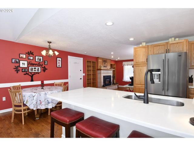 1504 Ne VILLAGE SQUIRE Ct, Gresham, OR 97030