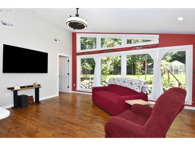 1504 Ne VILLAGE SQUIRE Ct, Gresham, OR 97030