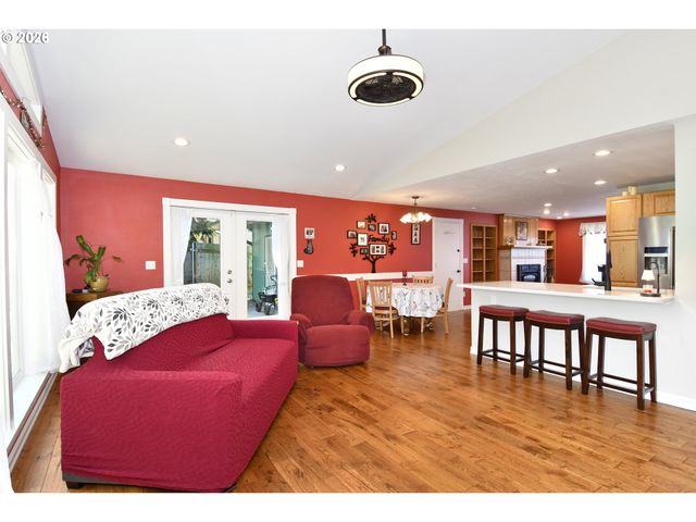 1504 Ne VILLAGE SQUIRE Ct, Gresham, OR 97030