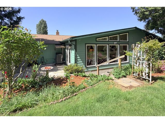 1504 Ne VILLAGE SQUIRE Ct, Gresham, OR 97030