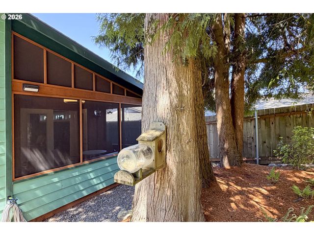 1504 Ne VILLAGE SQUIRE Ct, Gresham, OR 97030