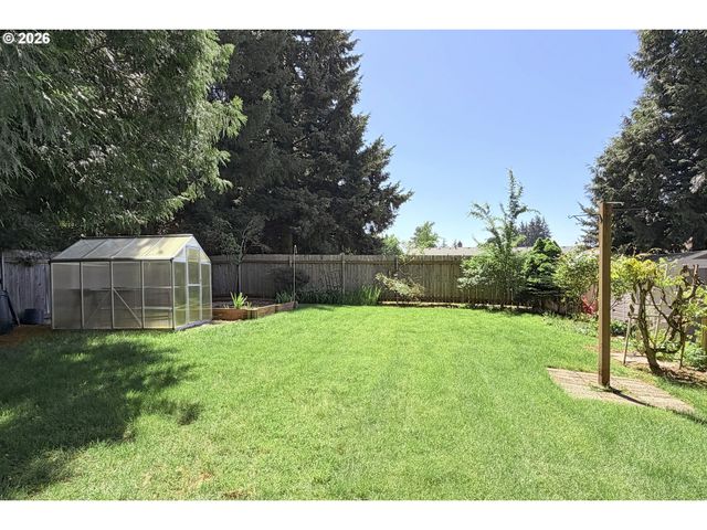 1504 Ne VILLAGE SQUIRE Ct, Gresham, OR 97030