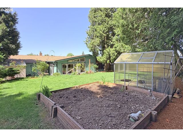 1504 Ne VILLAGE SQUIRE Ct, Gresham, OR 97030