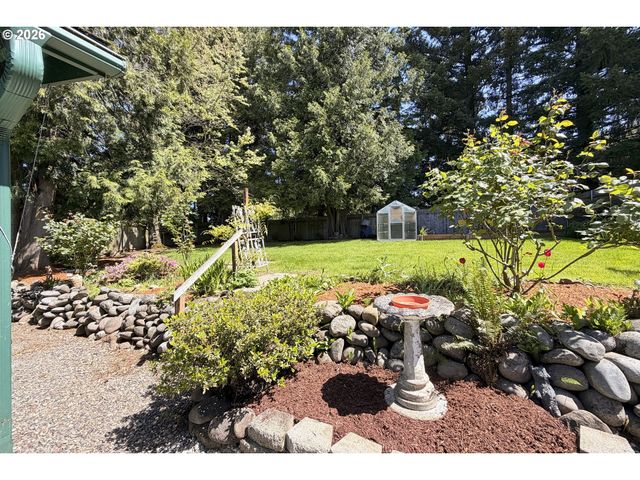 1504 Ne VILLAGE SQUIRE Ct, Gresham, OR 97030