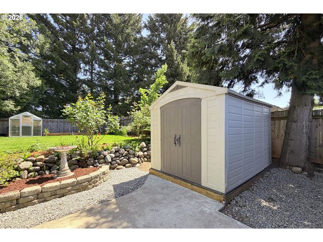 1504 Ne VILLAGE SQUIRE Ct, Gresham, OR 97030