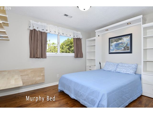 1504 Ne VILLAGE SQUIRE Ct, Gresham, OR 97030