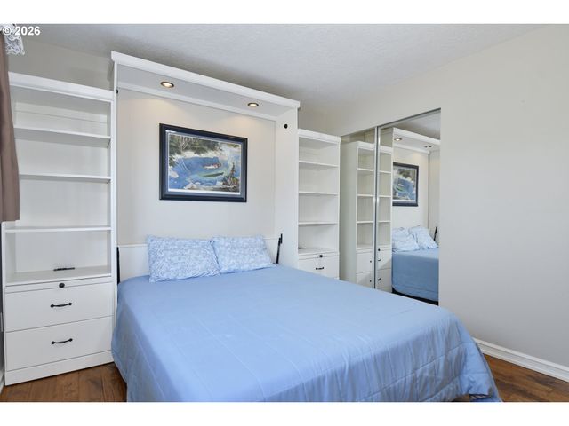 1504 Ne VILLAGE SQUIRE Ct, Gresham, OR 97030