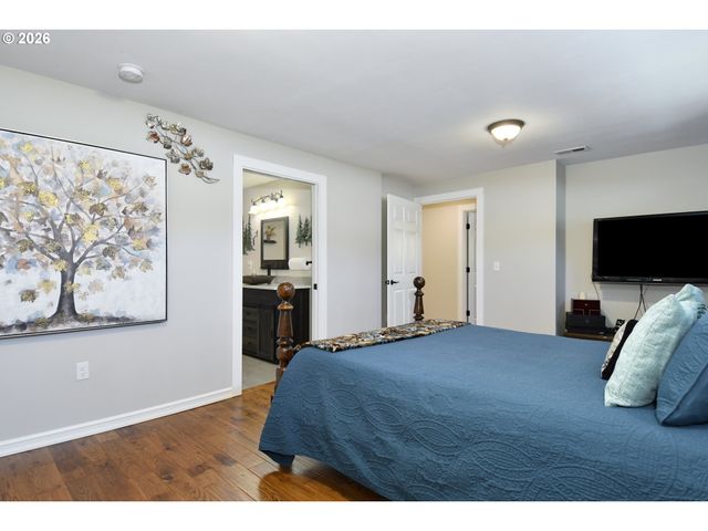1504 Ne VILLAGE SQUIRE Ct, Gresham, OR 97030