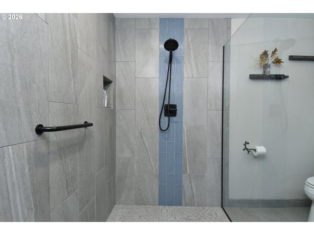 1504 Ne VILLAGE SQUIRE Ct, Gresham, OR 97030