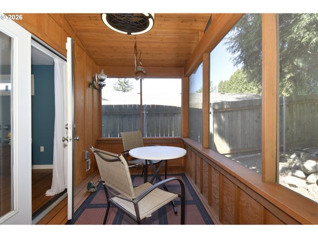 1504 Ne VILLAGE SQUIRE Ct, Gresham, OR 97030