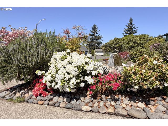 1504 Ne VILLAGE SQUIRE Ct, Gresham, OR 97030