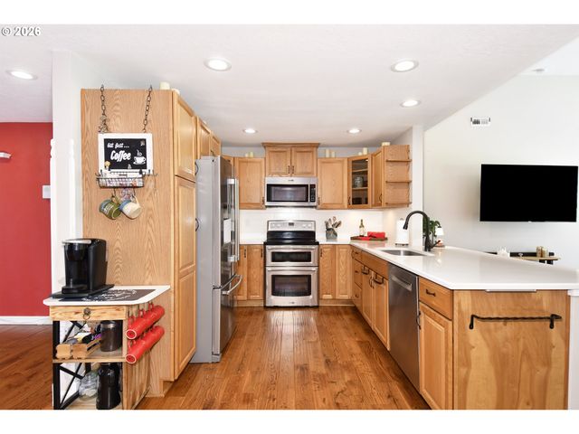 1504 Ne VILLAGE SQUIRE Ct, Gresham, OR 97030