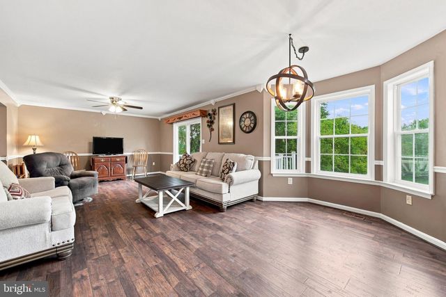 291 HIGH KNOB RD, Front Royal, VA 22630