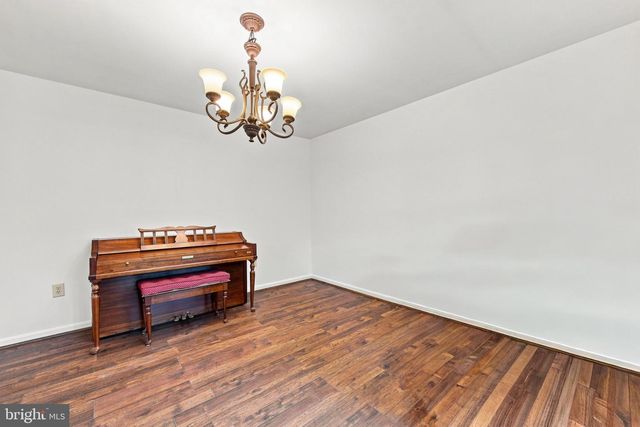 291 HIGH KNOB RD, Front Royal, VA 22630