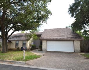 8833 Tallwood DR, Austin, TX 78759