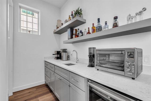 3409 Ridgeway Valley Lane, Houston, TX 77055