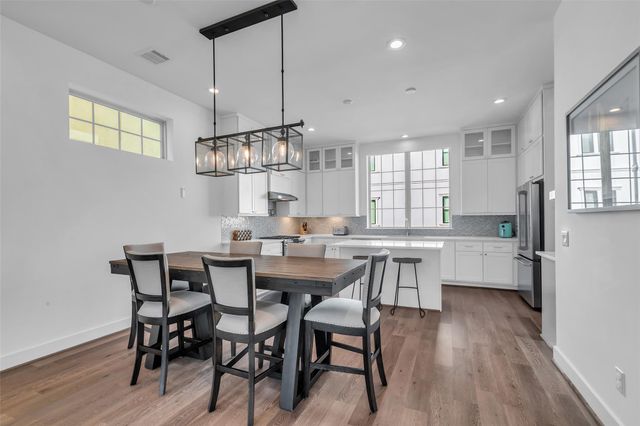 3409 Ridgeway Valley Lane, Houston, TX 77055