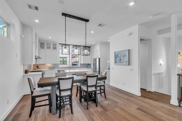 3409 Ridgeway Valley Lane, Houston, TX 77055