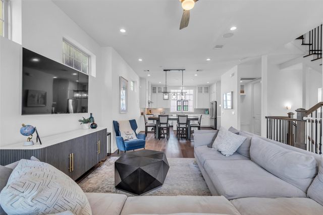 3409 Ridgeway Valley Lane, Houston, TX 77055