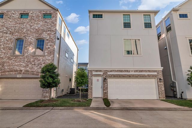 3409 Ridgeway Valley Lane, Houston, TX 77055