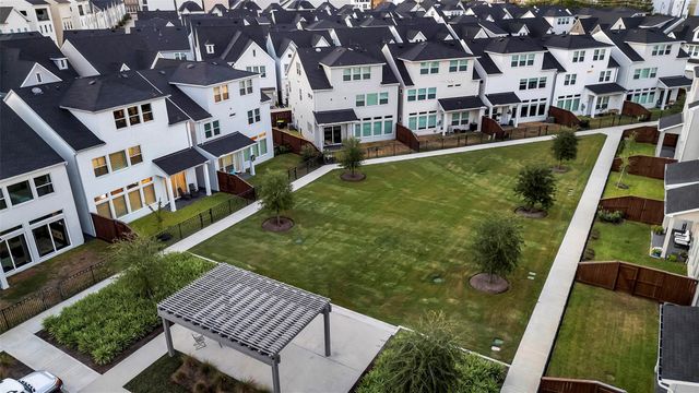 3409 Ridgeway Valley Lane, Houston, TX 77055