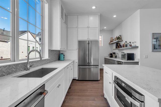 3409 Ridgeway Valley Lane, Houston, TX 77055