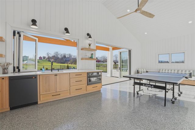 400 Bruyn Turnpike, Wallkill, NY 12589
