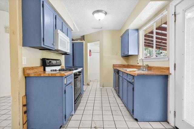 4209 Pioneer Road, Balch Springs, TX 75180