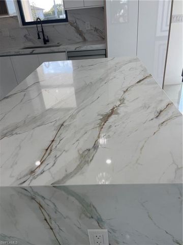 1030 NE Juanita PL, Cape Coral, FL 33909