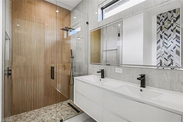 1030 NE Juanita PL, Cape Coral, FL 33909