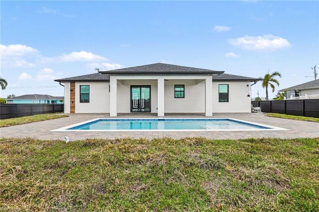 1030 NE Juanita PL, Cape Coral, FL 33909