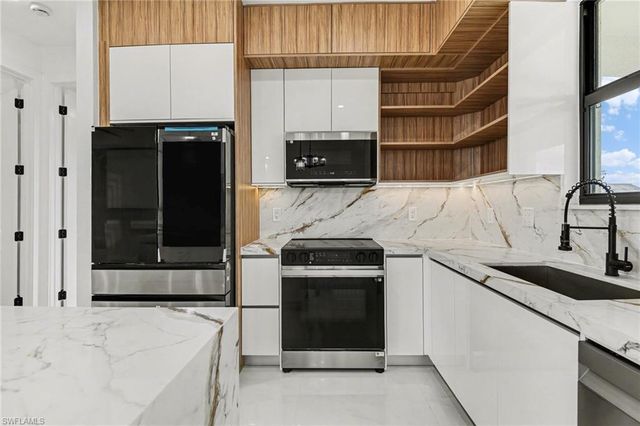 1030 NE Juanita PL, Cape Coral, FL 33909