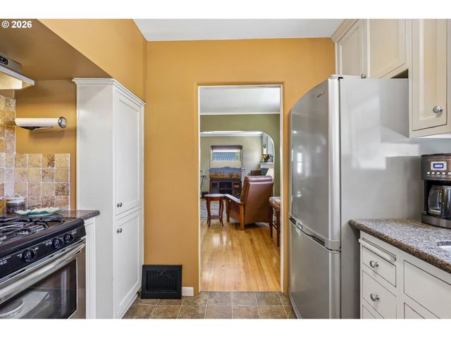 4100 CRESTON Ave, Vancouver, WA 98663