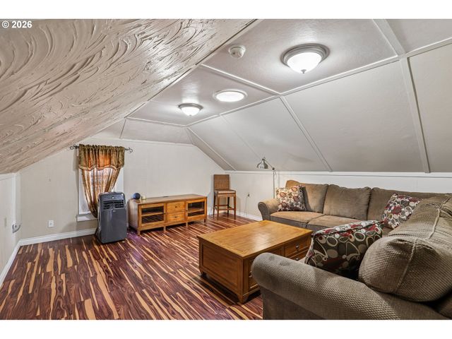 4100 CRESTON Ave, Vancouver, WA 98663