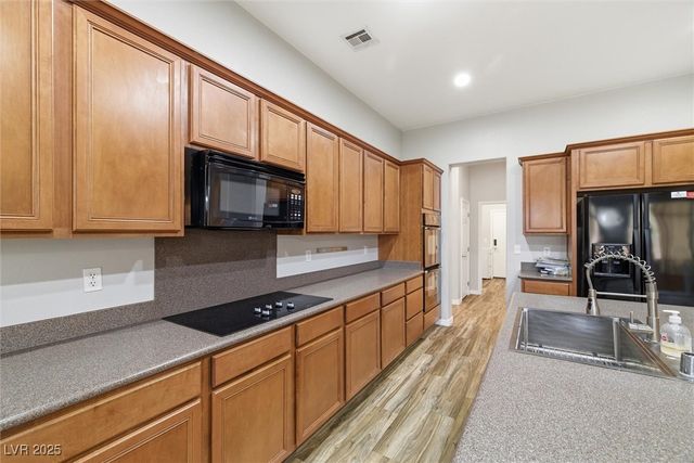 5240 La Terra Avenue, Pahrump, NV 89061