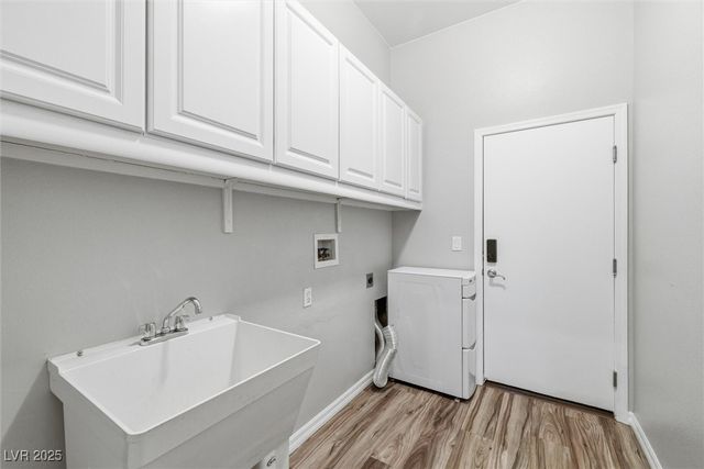 5240 La Terra Avenue, Pahrump, NV 89061