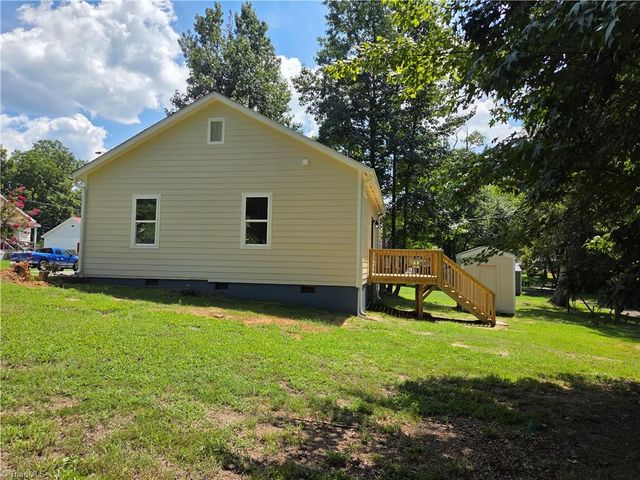 3 HAMES Street, Lexington, NC 27295