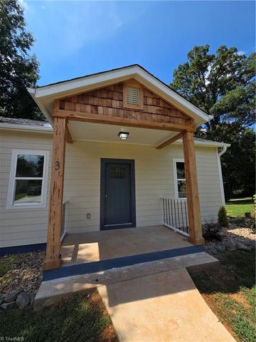 3 HAMES Street, Lexington, NC 27295