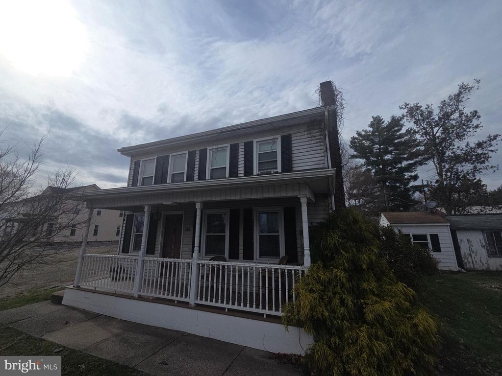 Image 1 of property listing at 202 N MARKET ST, Liverpool, PA 17045