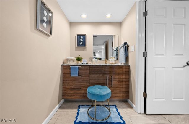 413 Augusta BLVD 302, Naples, FL 34113