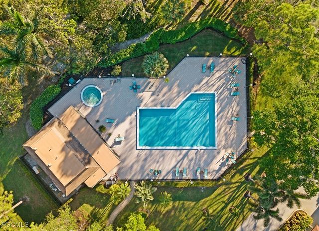 413 Augusta BLVD 302, Naples, FL 34113